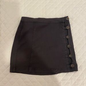 BLACK SKIRT WITH BUTTON DESIGN🖤🖤